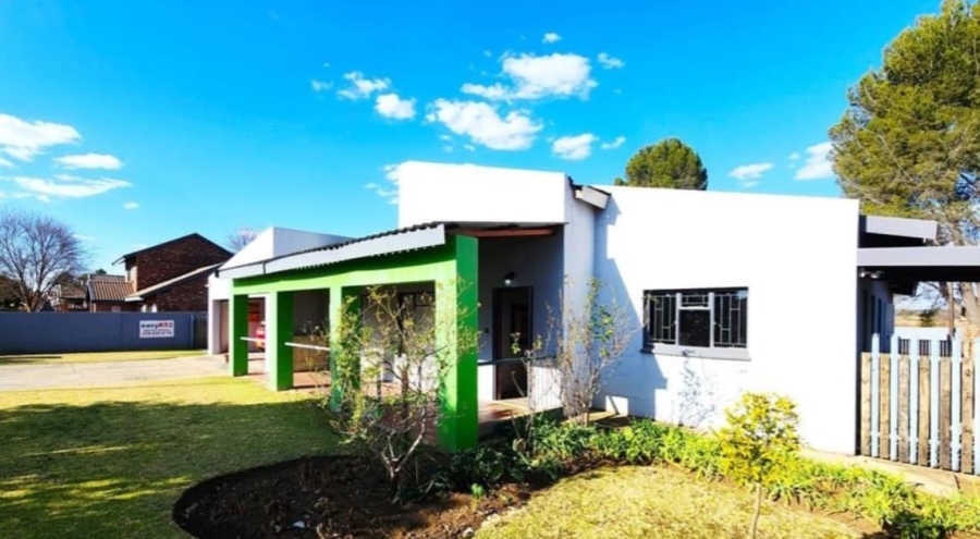 3 Bedroom Property for Sale in Miederpark North West